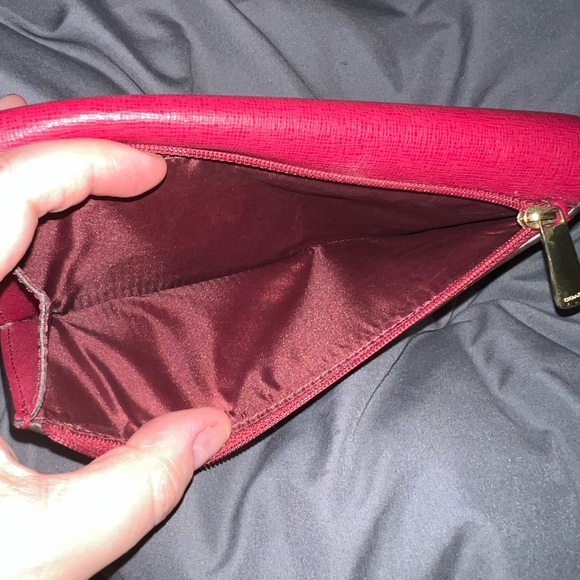 BEAUTIFUL Red Coach Wallet - Picture 4 of 11